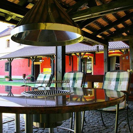 Hotel Nowodworski レグニツァ エクステリア 写真
