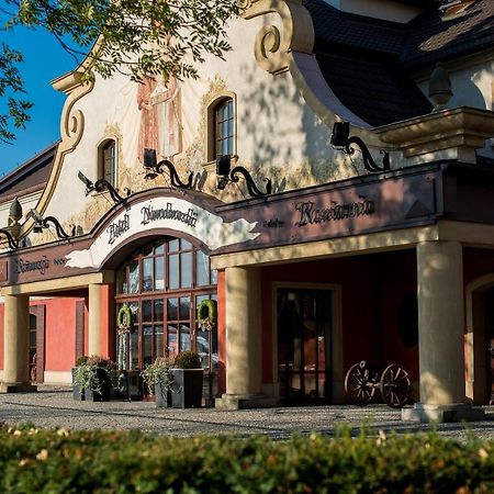 Hotel Nowodworski レグニツァ エクステリア 写真