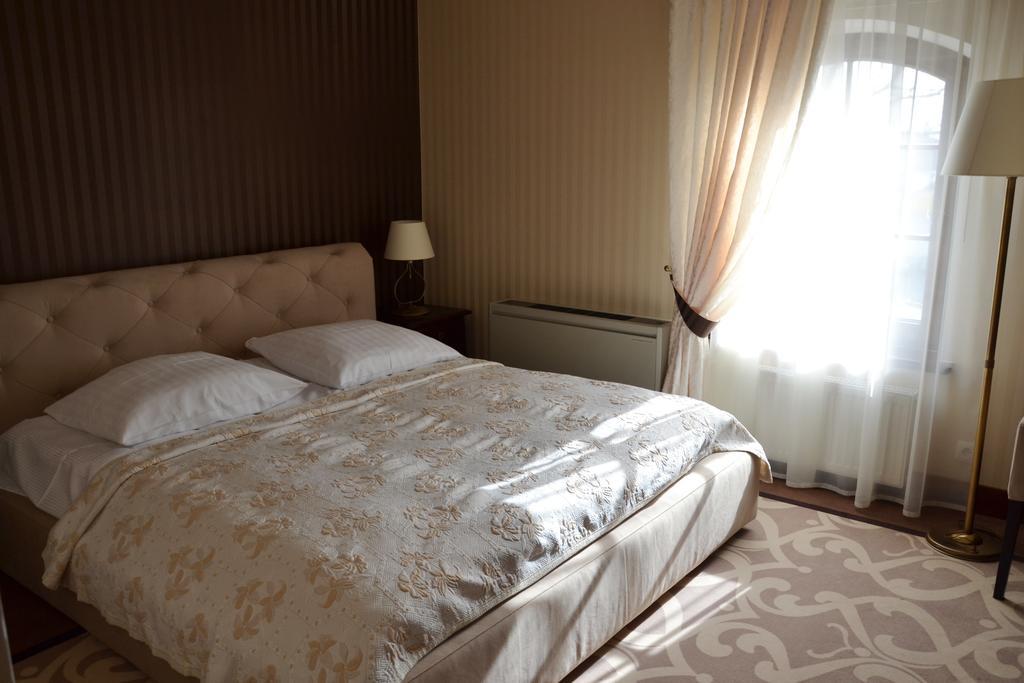 Hotel Nowodworski レグニツァ エクステリア 写真