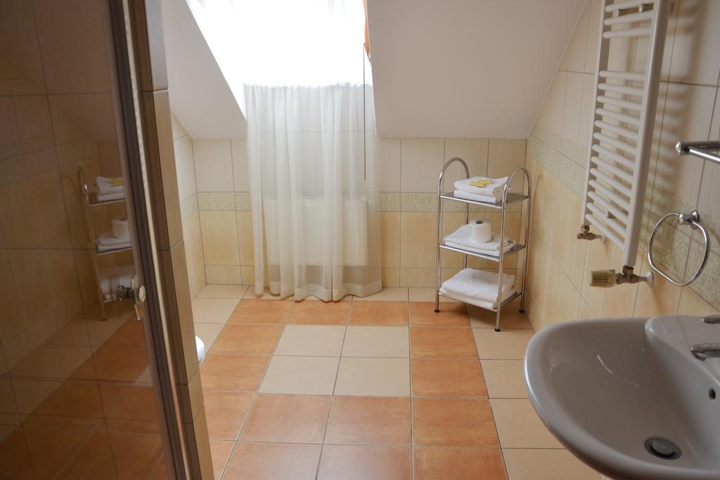 Hotel Nowodworski レグニツァ エクステリア 写真