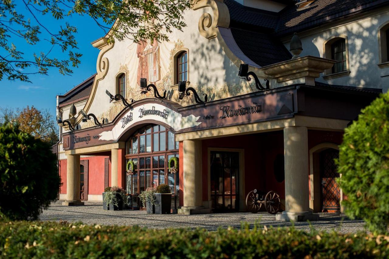 Hotel Nowodworski レグニツァ エクステリア 写真